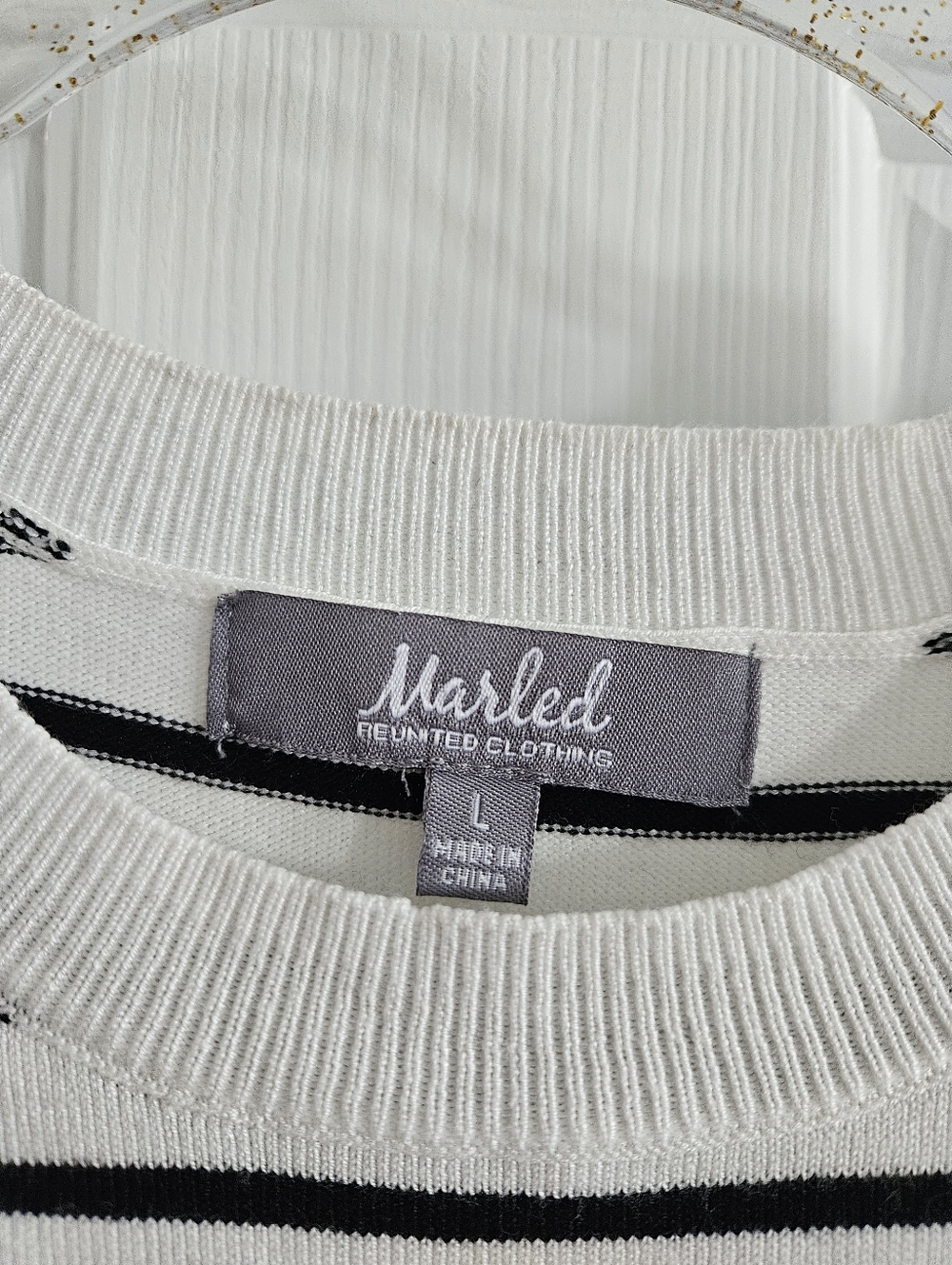 NWOT Marled Striped Sweater With Sequin 'Apres Ski' Graphic - Picture 8 of 9